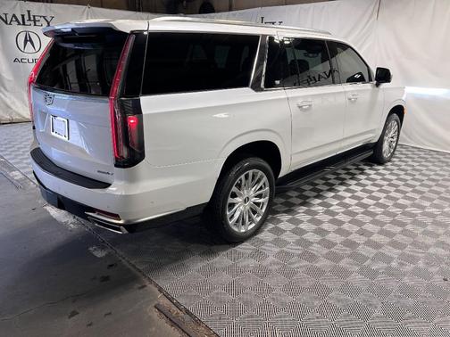 2024 Cadillac Escalade ESV Premium Luxury