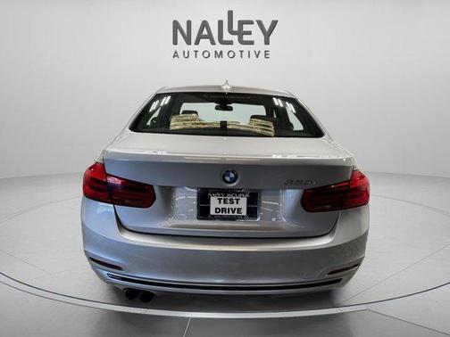 2018 BMW 330 i