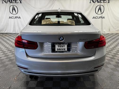 2018 BMW 330 i