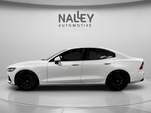 Crystal White Pearl 2019 Volvo S60 T6 Momentum