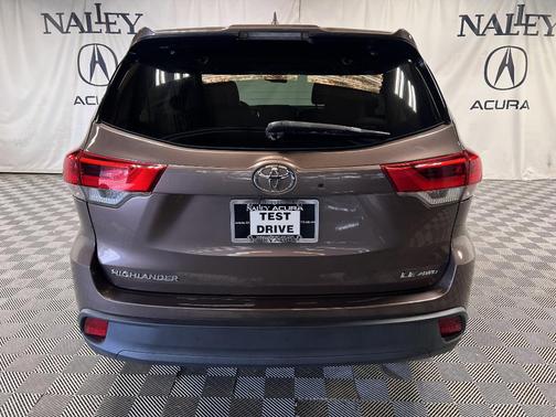 2017 Toyota Highlander LE