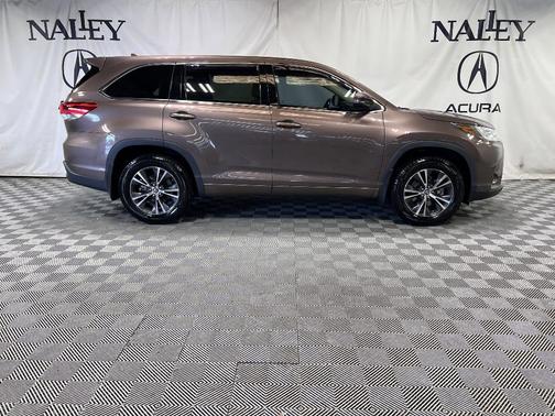 2017 Toyota Highlander LE