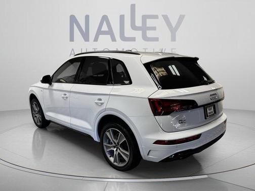 Glacier White Metallic 2025 Audi Q5 45 S line quattro Premium