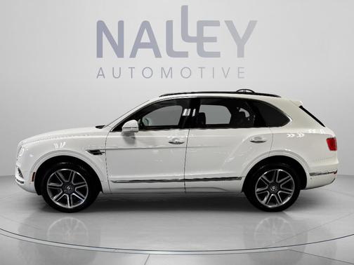 Old English White Metallic 2018 Bentley Bentayga W12 Signature