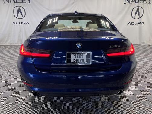2019 BMW 330 i