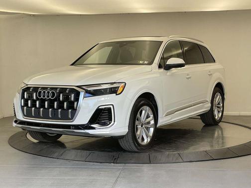 2025 Audi Q7 55 Premium Plus