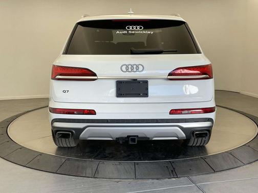 2025 Audi Q7 55 Premium Plus