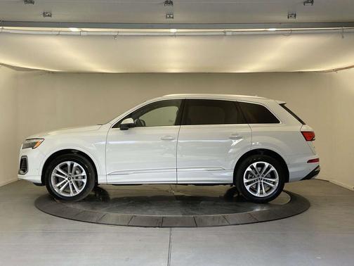 2025 Audi Q7 55 Premium Plus