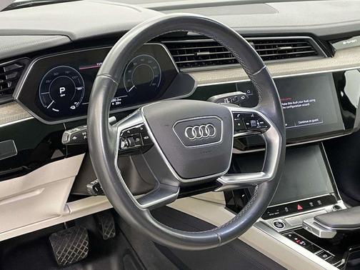 2024 Audi Q8 e-tron Premium Plus