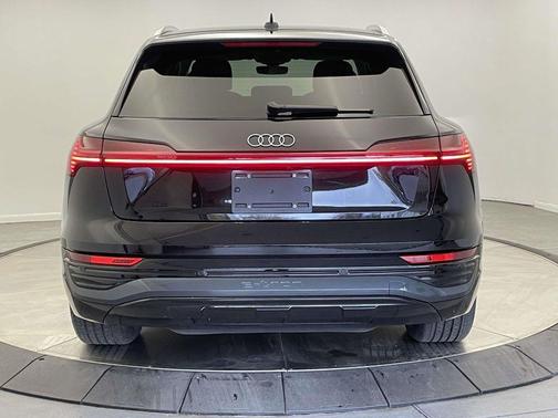 2024 Audi Q8 e-tron Premium Plus