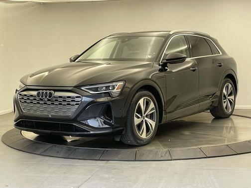 2024 Audi Q8 e-tron Premium Plus