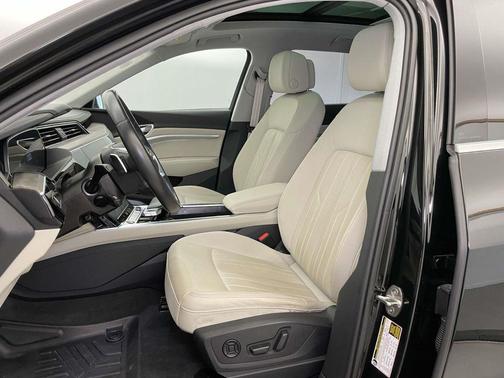 2024 Audi Q8 e-tron Premium Plus