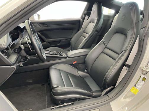 2024 Porsche 911 Carrera GTS