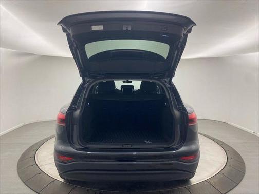 2025 Audi Q6 e-tron Premium Plus quattro