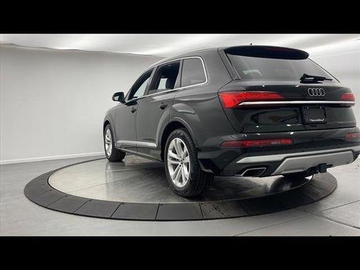 2025 Audi Q7 55 Prestige