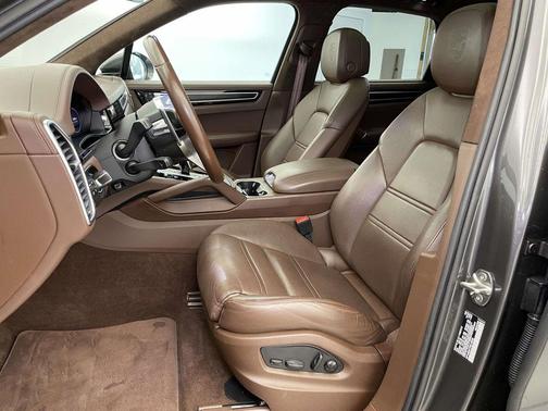 2023 Porsche Cayenne GTS