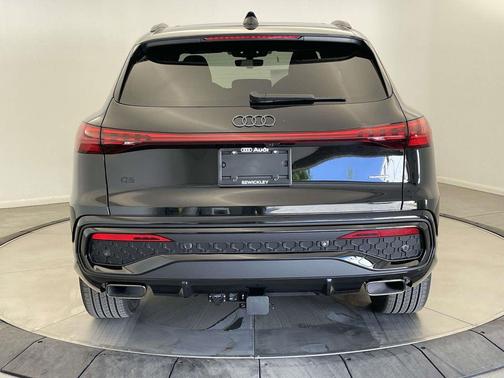 Mythos Black Metallic 2026 Audi Q5 Premium Plus TFSI quattro S tronic