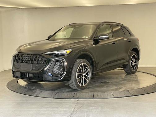 Mythos Black Metallic 2026 Audi Q5 Premium Plus TFSI quattro S tronic