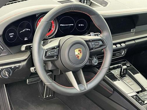 2022 Porsche 911 Carrera 4 GTS