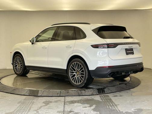 2023 Porsche Cayenne Platinum Edition