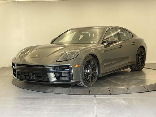 2025 Porsche Panamera GTS