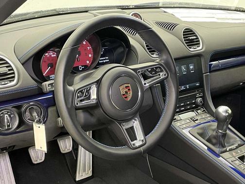 2023 Porsche 718 Spyder Base