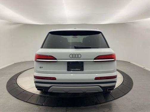2025 Audi Q7 45 Premium