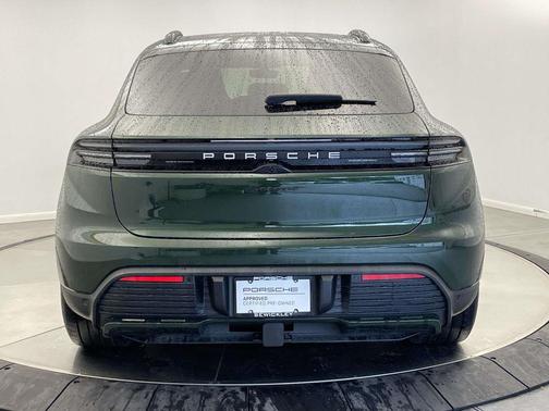 2025 Porsche Macan 4