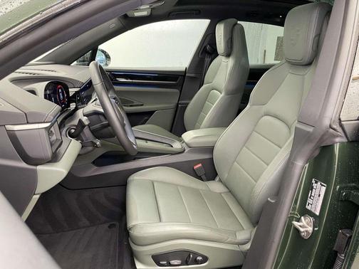 2025 Porsche Macan 4