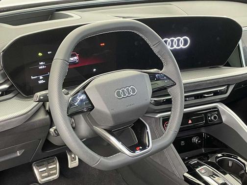 2025 Audi SQ5 3.0T Prestige