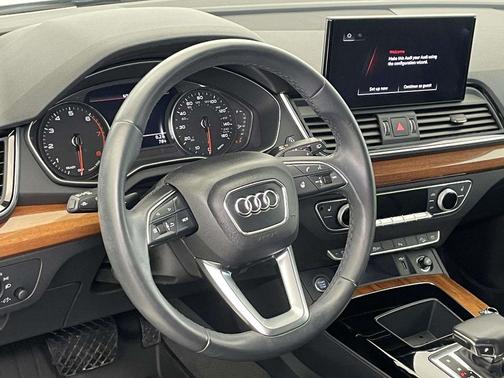Mythos Black Metallic 2023 Audi Q5 45 S line Premium