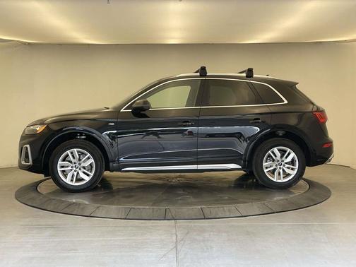Mythos Black Metallic 2023 Audi Q5 45 S line Premium