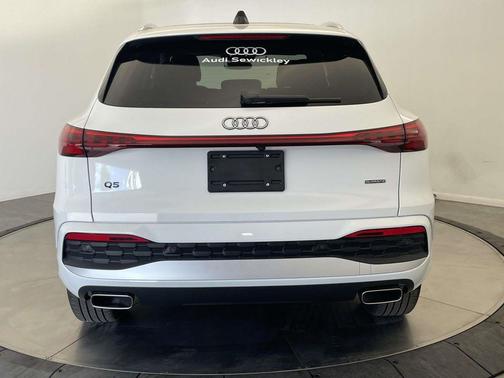 Glacier White Metallic 2025 Audi Q5 Premium TFSI quattro S tronic
