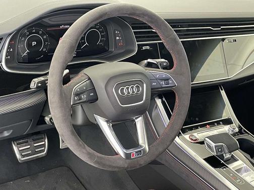 Mythos Black Metallic 2026 Audi RS Q8 4.0T