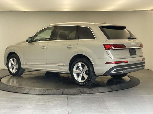 Beige Metallic 2023 Audi Q7 55 Premium
