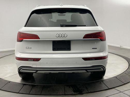 2022 Audi Q5 40 Premium