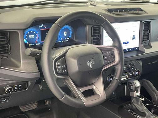 Azure Gray Metallic Tri-Coat 2025 Ford Bronco Badlands