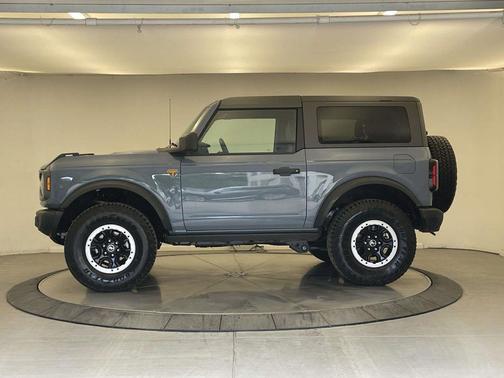 Azure Gray Metallic Tri-Coat 2025 Ford Bronco Badlands