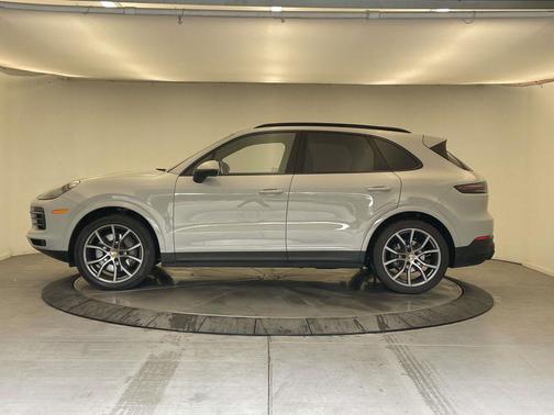 Chalk 2023 Porsche Cayenne Platinum Edition