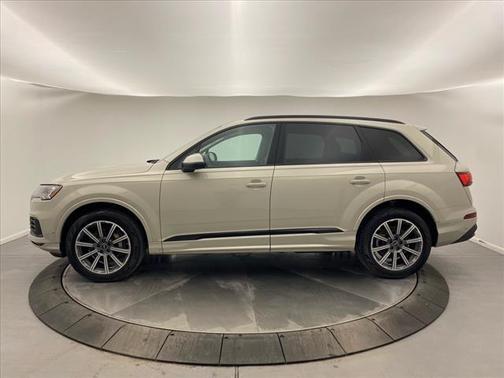 2023 Audi Q7 45 Premium Plus
