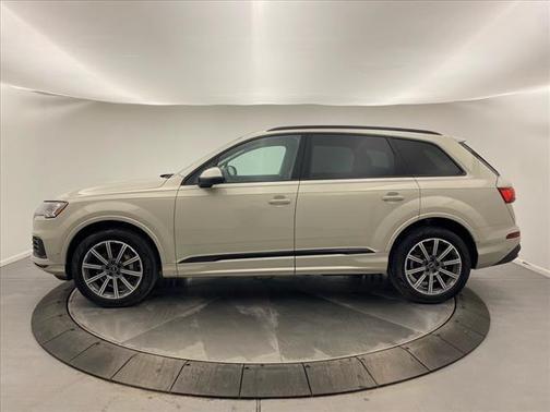 2023 Audi Q7 45 Premium Plus