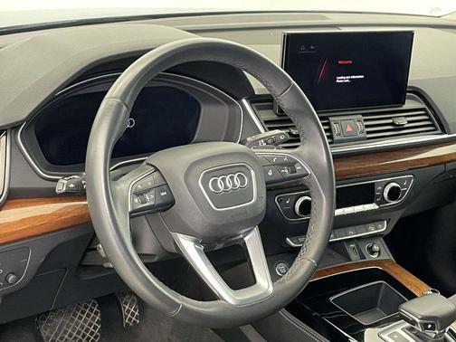 Navarra Blue Metallic 2023 Audi Q5 45 S line Premium Plus