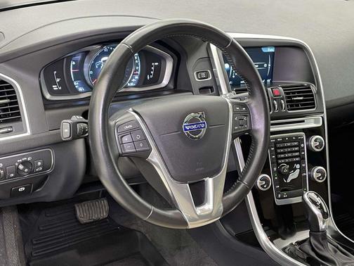 2016 Volvo XC60 T5 Premier