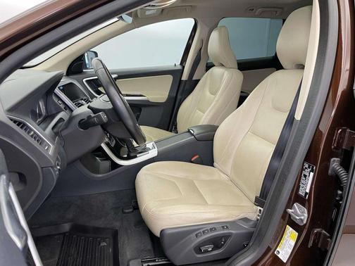 2016 Volvo XC60 T5 Premier