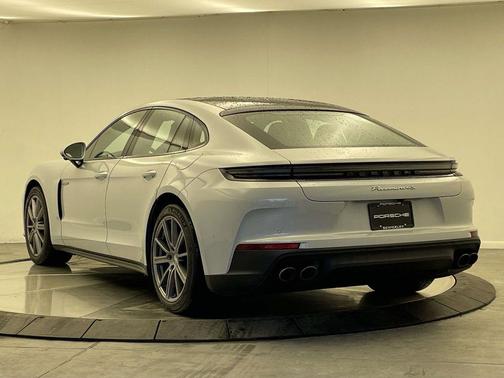 2025 Porsche Panamera 4S