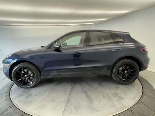Night Blue Metallic 2018 Porsche Macan Macan
