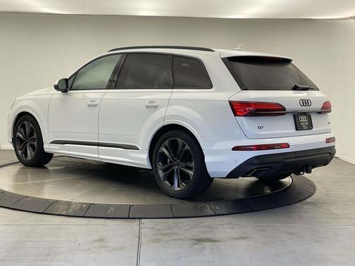 2026 Audi Q7 55 Premium Plus