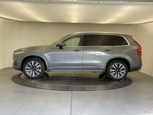 2020 Volvo XC90 T6 Momentum