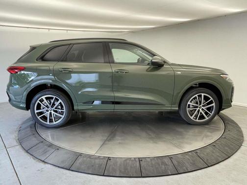 District Green Metallic 2026 Audi Q5 Premium Plus TFSI quattro S tronic