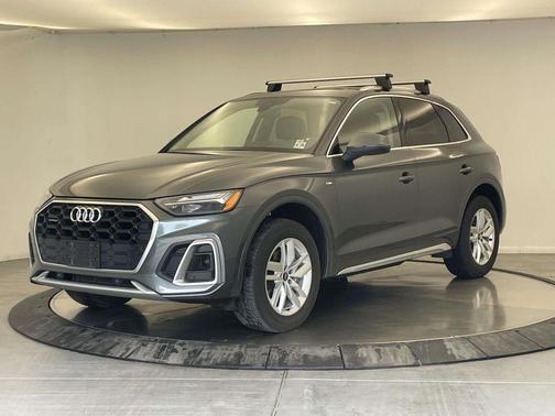 Daytona Gray Pearl Effect 2023 Audi Q5 45 S line Premium